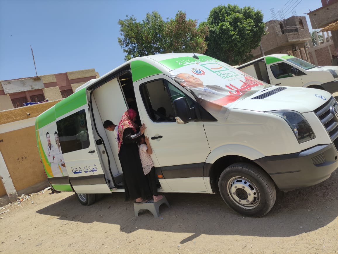 قافلة طبية مجانية بقرية نجع السويس (3)
