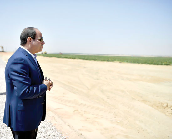 الرئيس-السيسى-يشهد-موسم-حصاد-البطاطس-وبنجر-السكر-ضمن-مشروع-مستقبل-مصر-6-4-2021-(3)