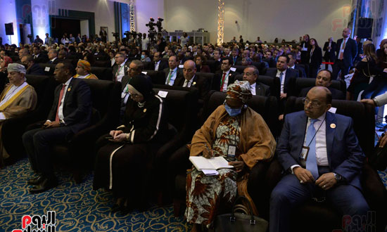 الجلسة الاولى لرئيس الوزراء بمؤتمر مجموعة البنك الاسلامي للتنمية (4)
