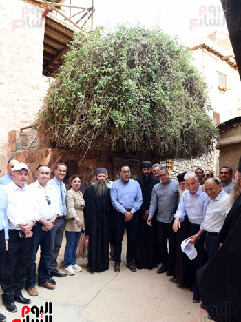 رئيس الوزراء يتفقد مشروع تطوير منطقة وادي الدير بسانت كاترين (11)