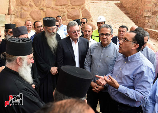 رئيس الوزراء يتفقد مشروع تطوير منطقة وادي الدير بسانت كاترين (7)