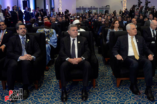 الجلسة الاولى لرئيس الوزراء بمؤتمر مجموعة البنك الاسلامي للتنمية (1)
