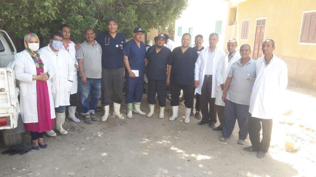 تقديم العلاج وفحص 647 حيوان فى قافلة بيطرية بقرية القليعي  (3)