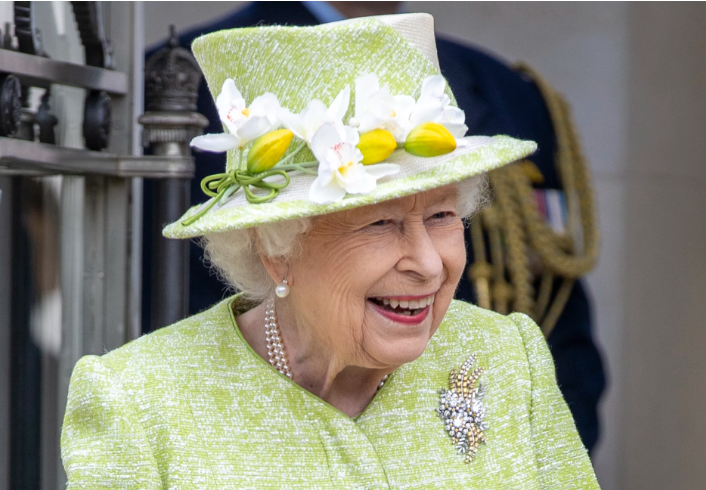 الملكة خلال زيارة إلى النصب التذكاري للقوات الجوية الملكية الأسترالية