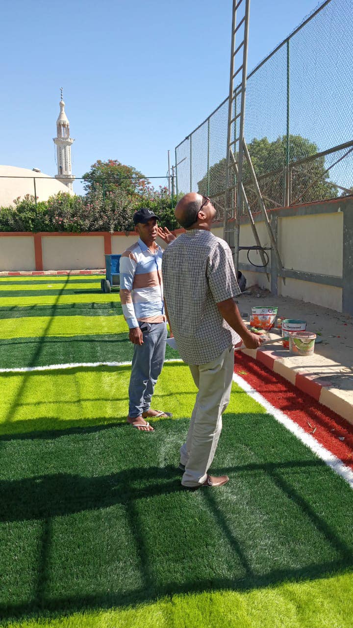 مدير شباب ورياضة الأقصر يتابع تنفيذ مشروعات حياة كريمة فى مدينة أرمنت (1)