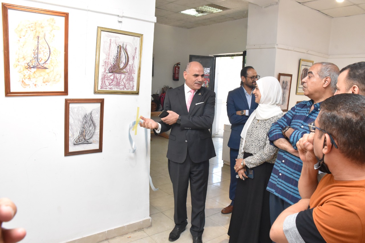 افتتاح معرضين تشكيليين بكلية الفنون الجميلة جامعة الأقصر (3)