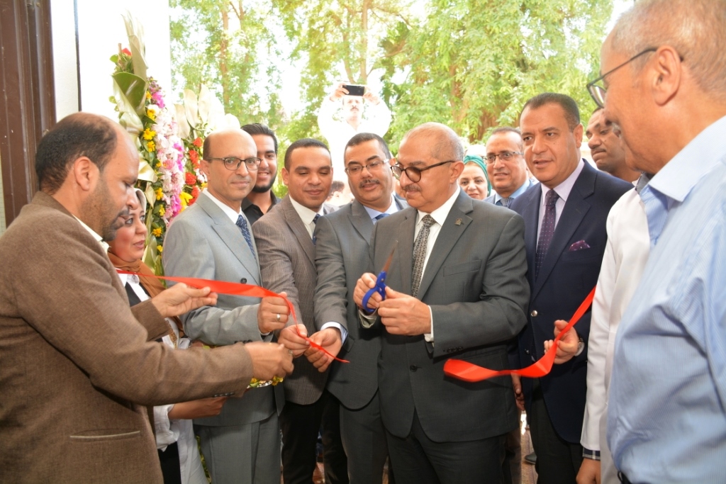 افتتاح مستشفى الطلاب الجامعى فى أسيوط (11)