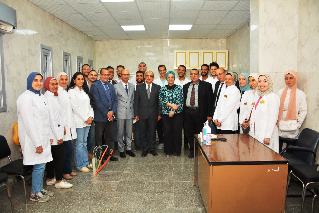  افتتاح مستشفى الطلاب الجامعى فى أسيوط (28)