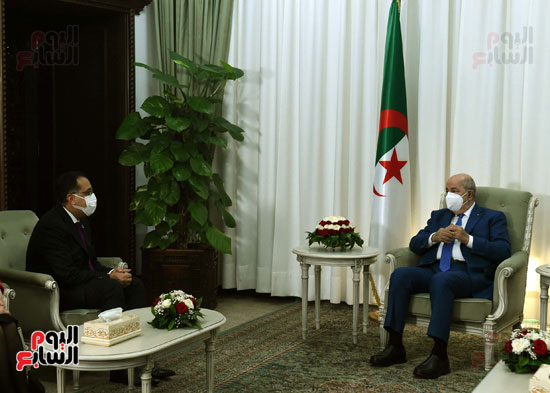 رئيس جمهورية الجزائر يستقبل رئيس الوزراء  (20)
