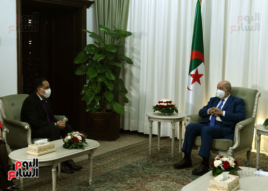 رئيس جمهورية الجزائر يستقبل رئيس الوزراء  (18)