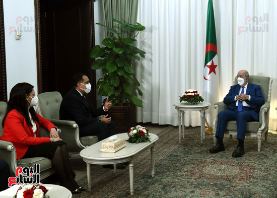 رئيس جمهورية الجزائر يستقبل رئيس الوزراء  (15)