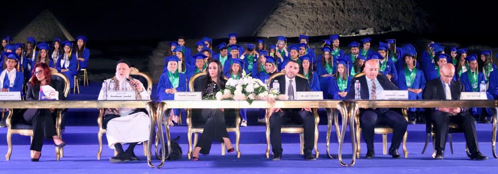 مدارس مصر للغات تحتفل بتخريج طلابها (13)