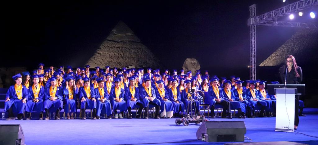 مدارس مصر للغات تحتفل بتخريج طلابها (3)
