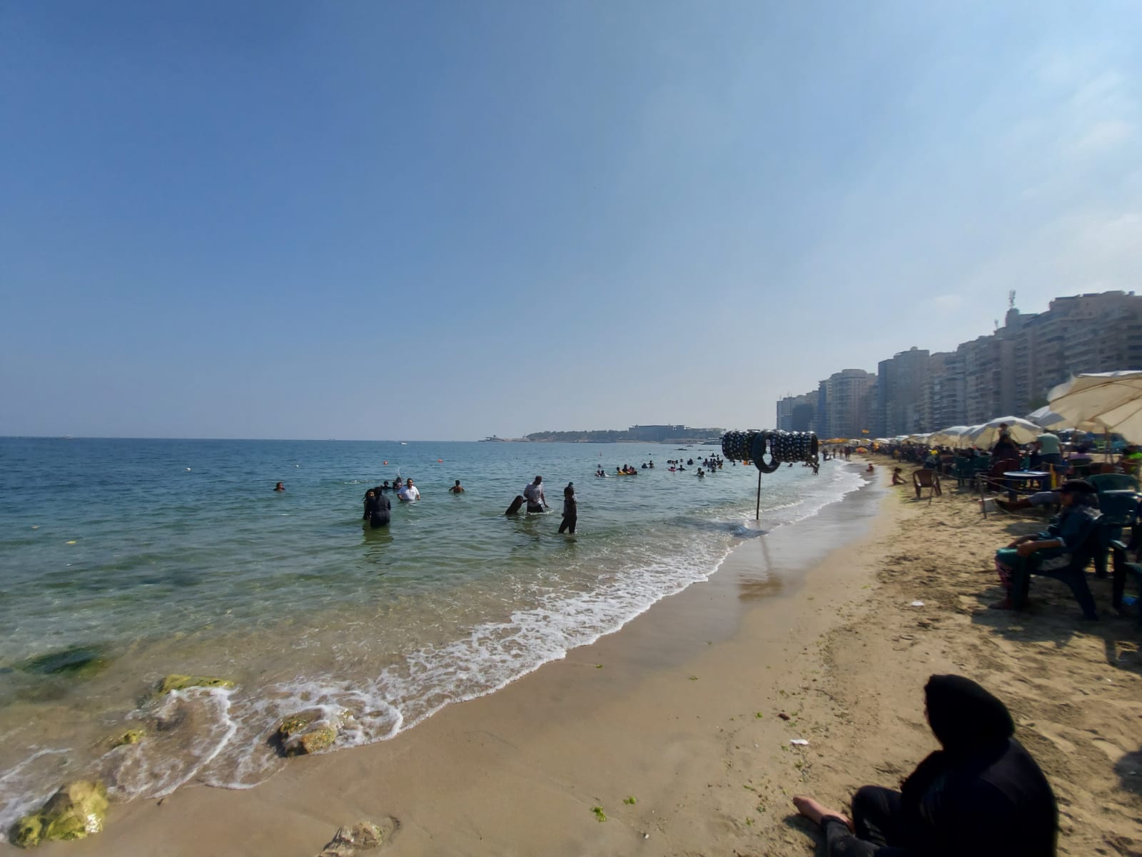  رحلات اليوم الواحد تتوافد على شواطئ الإسكندرية (2)