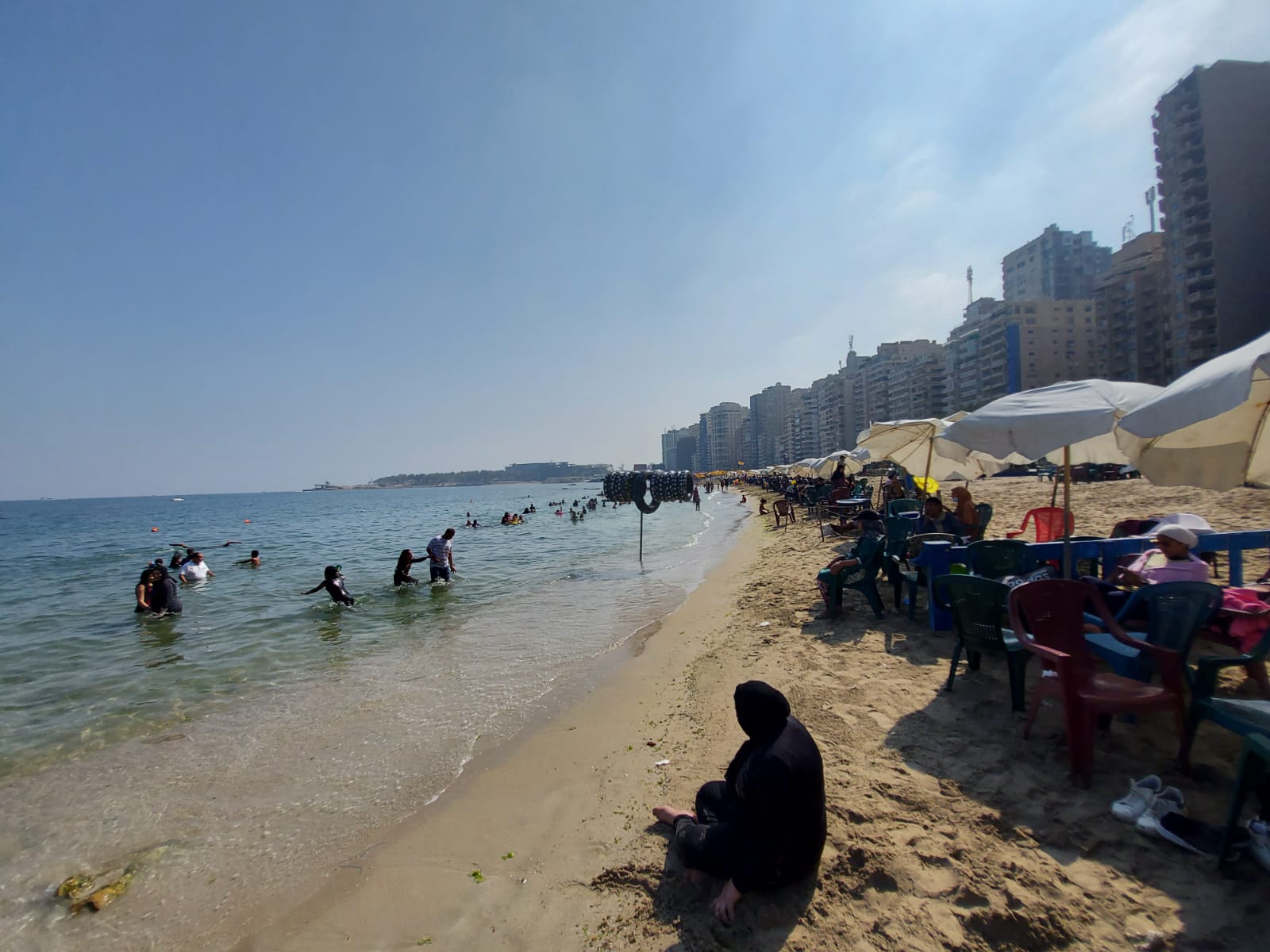  رحلات اليوم الواحد تتوافد على شواطئ الإسكندرية (1)
