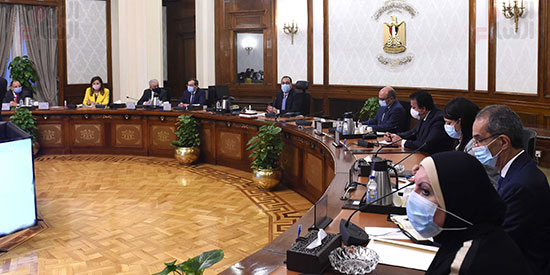 رئيس الوزراء يترأس اجتماع اللجنة العليا للأداء الاقتصادي  (3)