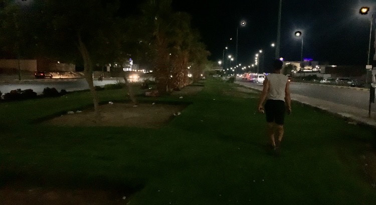 اقبال المواطنين علي ممشي المطار