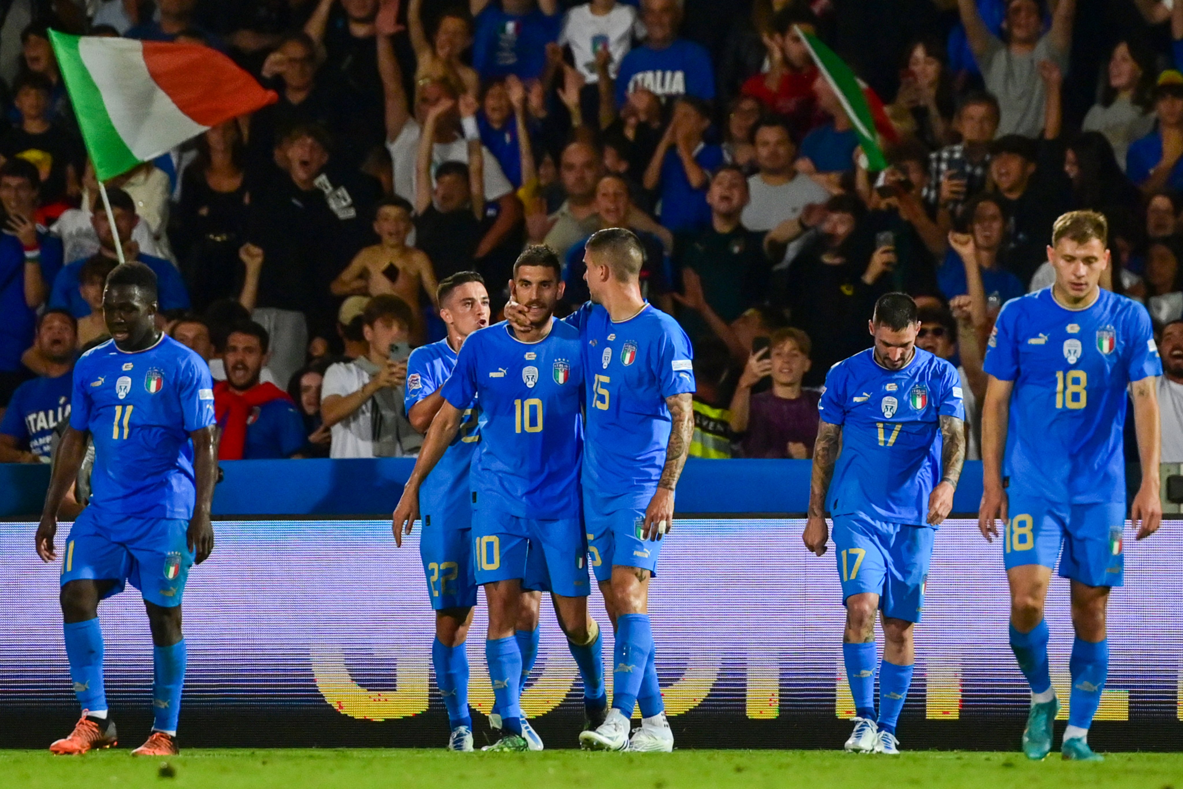 إيطاليا ضد المجر (9)