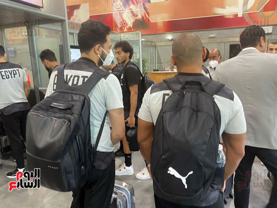 بعثة المنتخب الوطنى لكرة القدم تصل مطار القاهرة (19)
