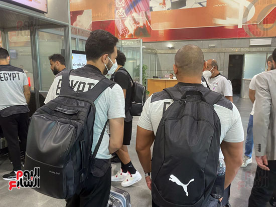 بعثة المنتخب الوطنى لكرة القدم تصل مطار القاهرة (1)