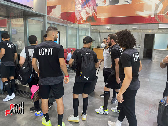 بعثة المنتخب الوطنى لكرة القدم تصل مطار القاهرة (9)