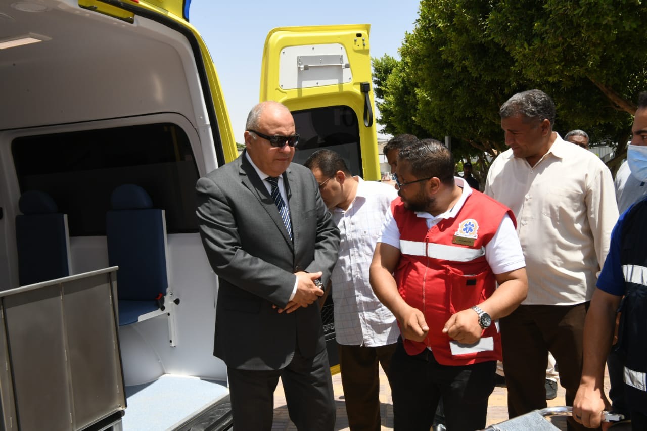 توفير 11 سيارة إسعاف جديدة ضمن مبادرة حياة كريمة  (19)
