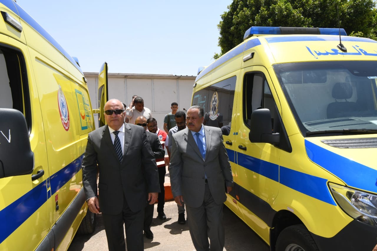 توفير 11 سيارة إسعاف جديدة ضمن مبادرة حياة كريمة  (16)