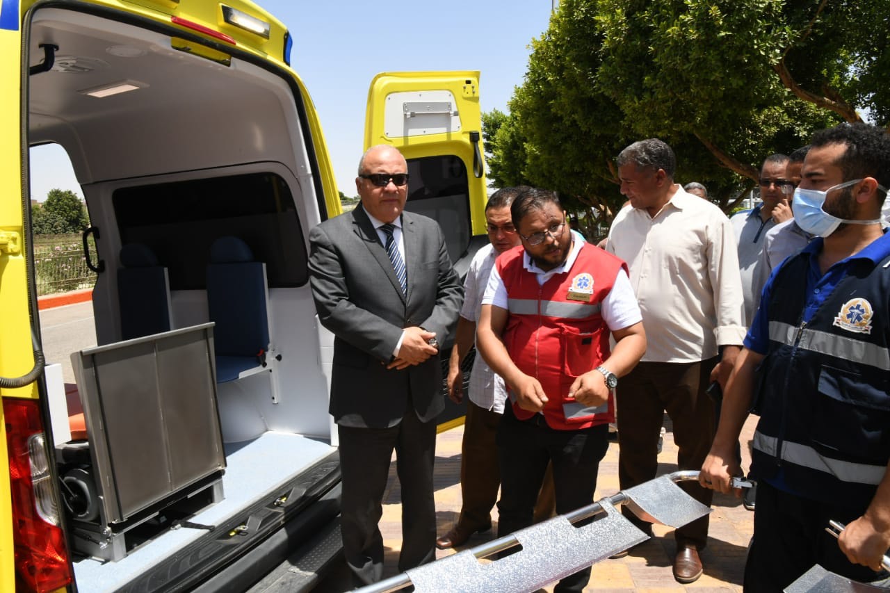 توفير 11 سيارة إسعاف جديدة ضمن مبادرة حياة كريمة  (26)