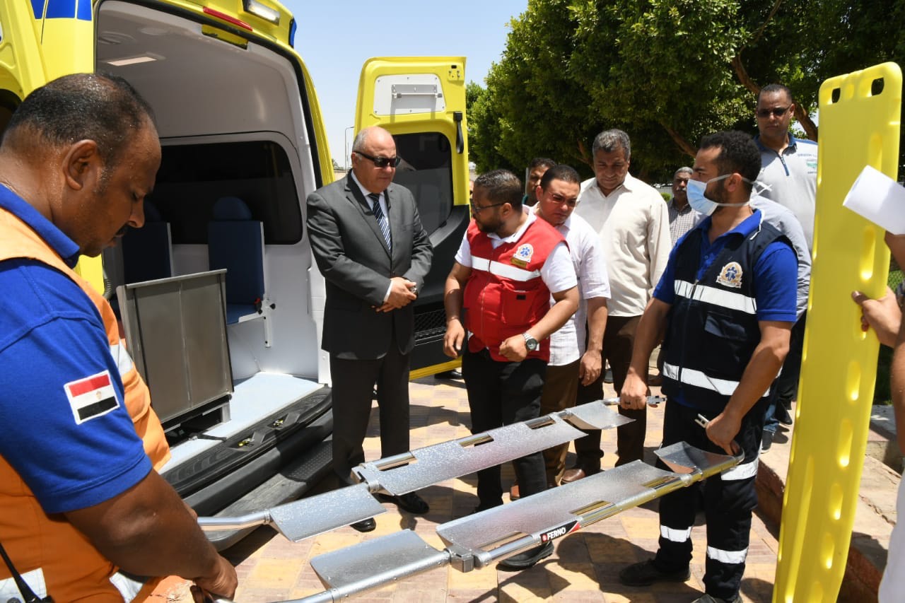 توفير 11 سيارة إسعاف جديدة ضمن مبادرة حياة كريمة  (4)