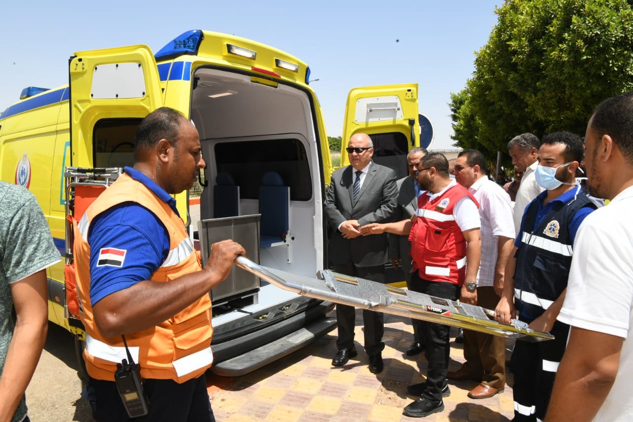 توفير 11 سيارة إسعاف جديدة ضمن مبادرة حياة كريمة  (20)