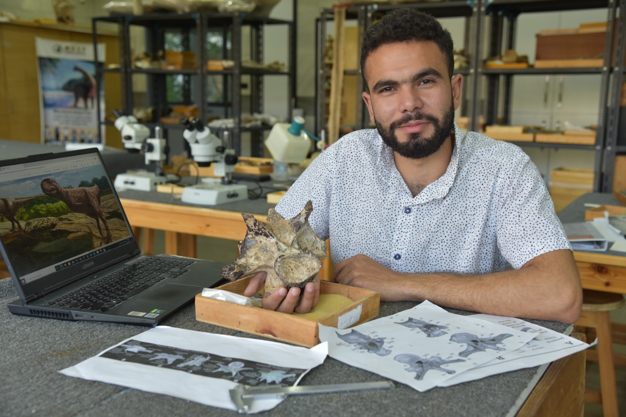 نجاح فريق دولي بمركز حفريات جامعة المنصورة في اكتشاف ديناصور هابيل القاتل (2)