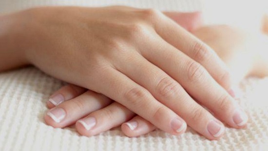 وصفات  لنمو الأظافر في المنزل