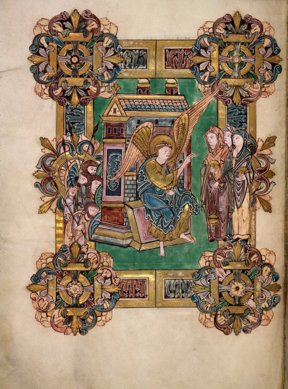 إحدى المخطوطات المرسومة بالذهب