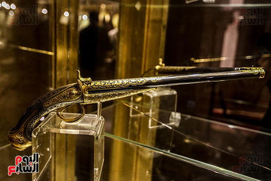 مسدس فى المتحف