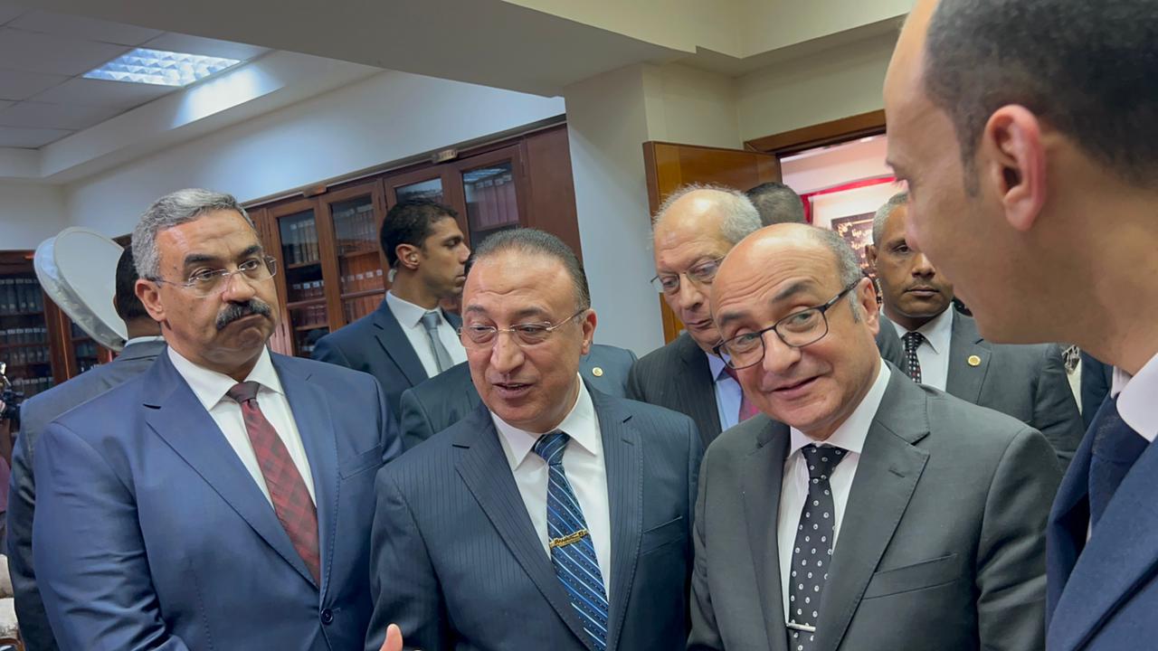 وزير العدل ومحافظ الإسكندرية يفتتحان متحف الحقانية (2)