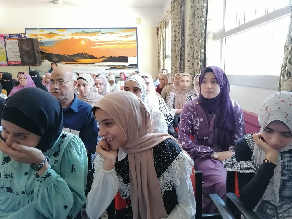 إدارة منية النصر يكرم 20 طالب وطالبة من المتفوقين بالشهادة الإعدادية بالدقهلية (2)