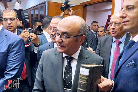 وزير العدل ومحافظ الإسكندرية يفتتحان متحف الحقانية بمحكمة الاستئناف (3)