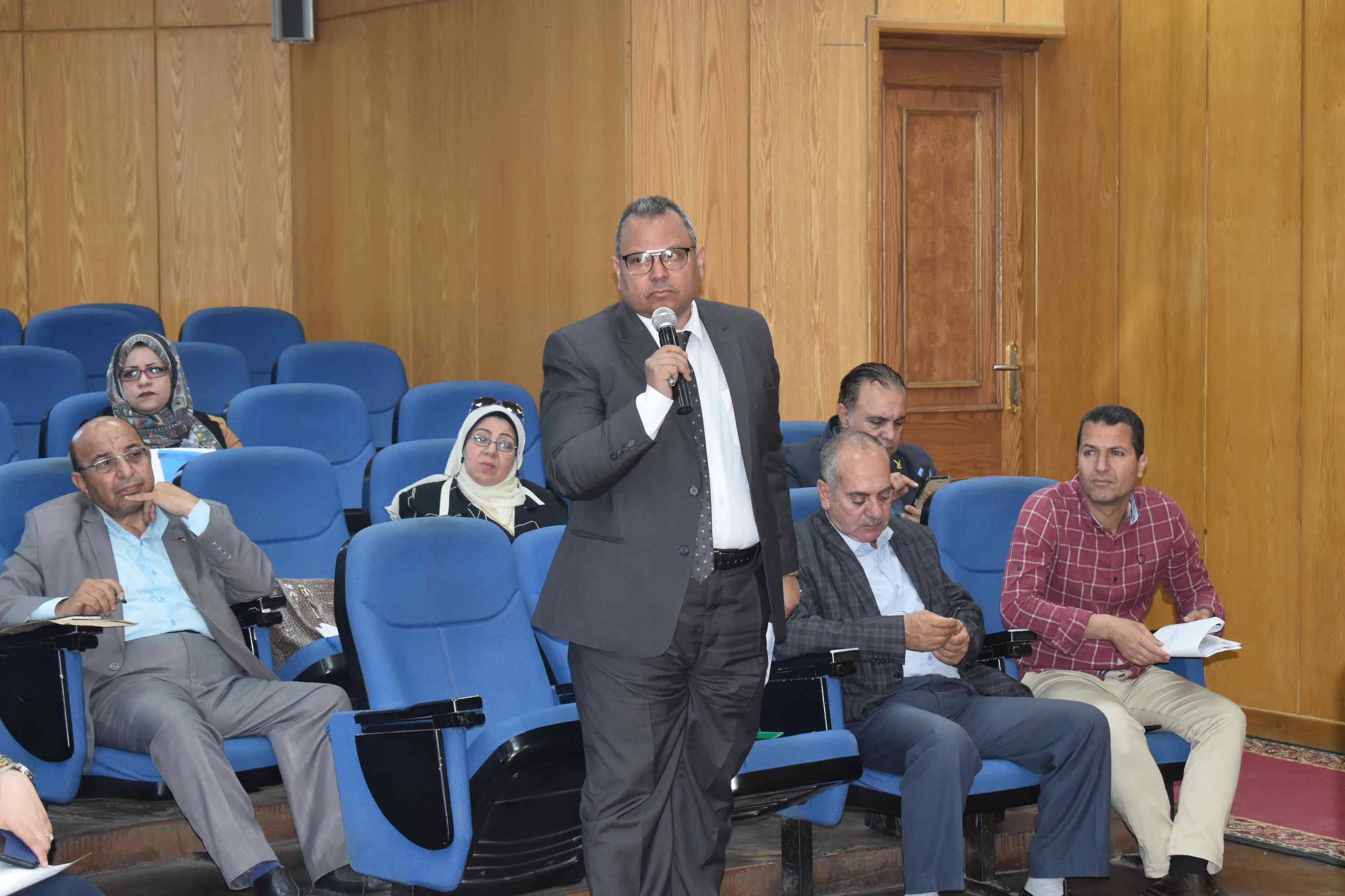 محافظ المنيا يعقد لقاء خدمة المواطنين الأسبوعى (9)