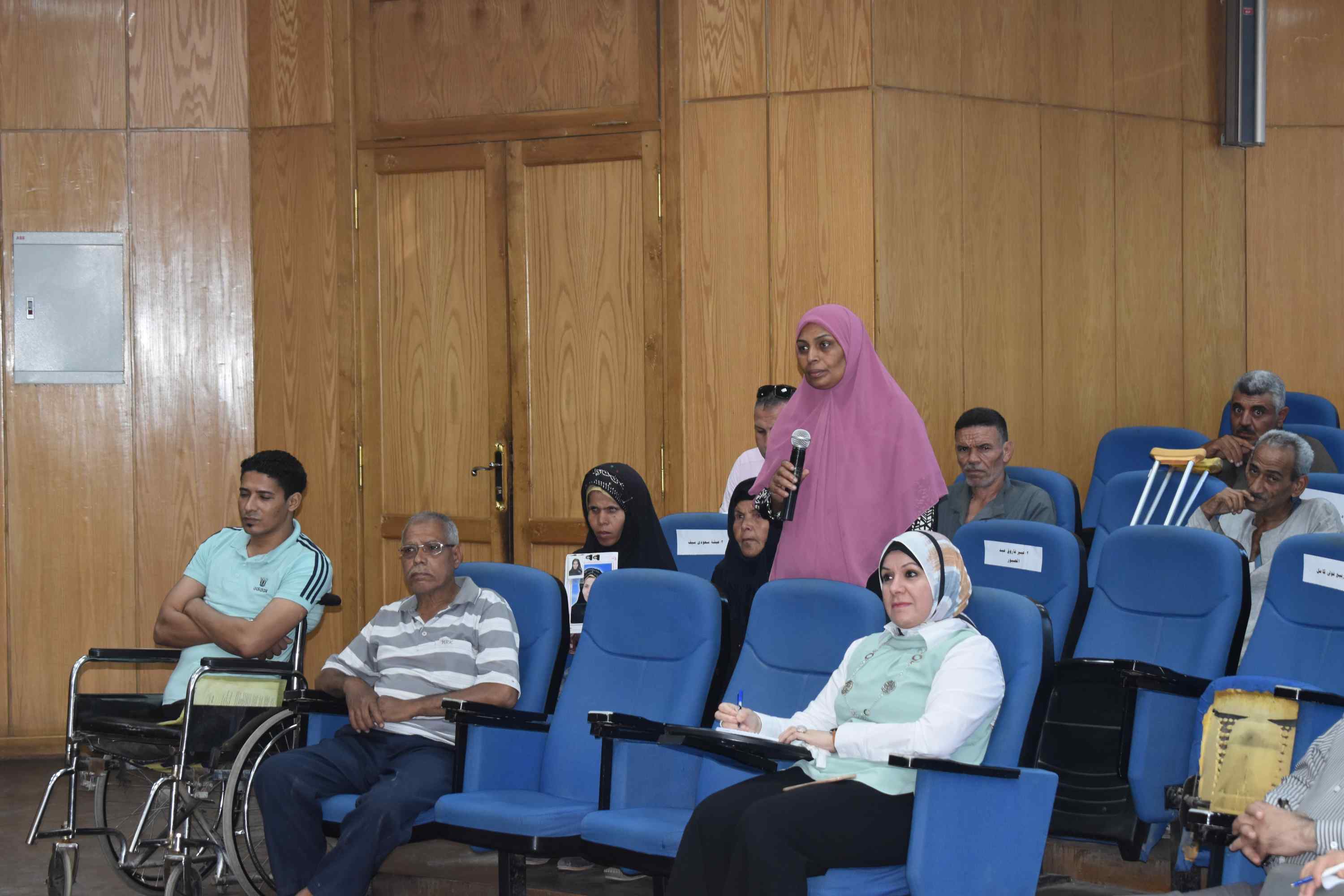 محافظ المنيا يعقد لقاء خدمة المواطنين الأسبوعى (4)