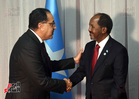 رئيس الوزراء ينقل تهنئة وتحيات الرئيس السيسي إلى نظيره الصومالي (10)