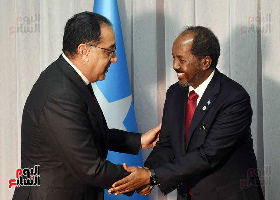 رئيس الوزراء ينقل تهنئة وتحيات الرئيس السيسي إلى نظيره الصومالي (12)