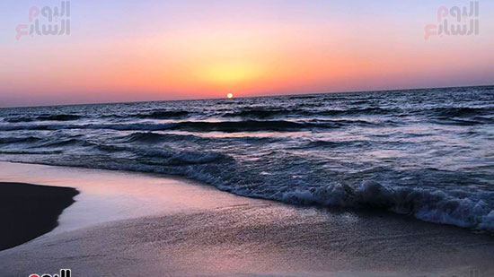 لحظات-غروب-الشمس-على-شاطئ-العريش-(5)