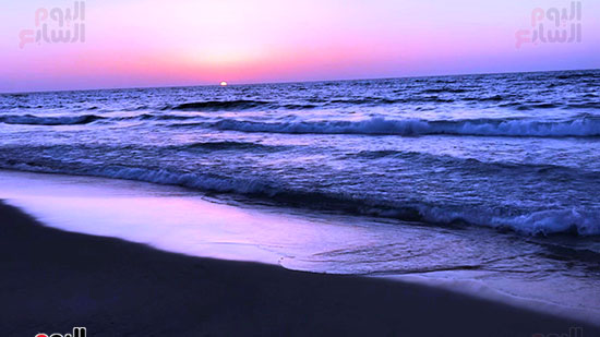 لحظات-غروب-الشمس-على-شاطئ-العريش-(6)