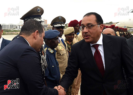 وصول رئيس الوزراء الى الصومال (7)