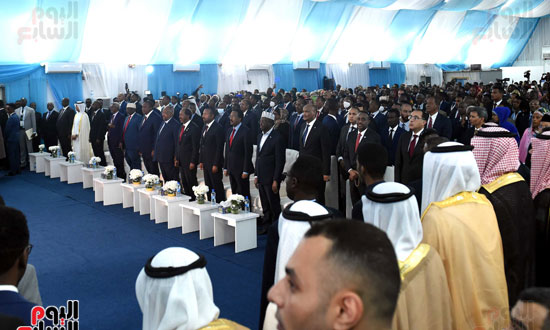 رئيس الوزراء ينقل تهنئة وتحيات الرئيس السيسي إلى نظيره الصومالي (16)