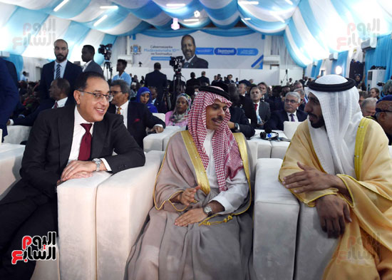 رئيس الوزراء ينقل تهنئة وتحيات الرئيس السيسي إلى نظيره الصومالي (13)