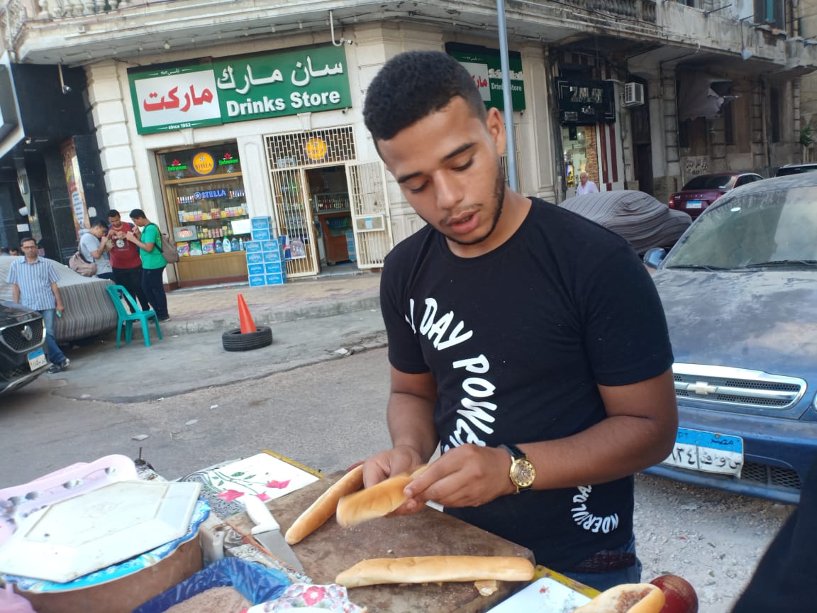 تاكسى السهرة أشهر عربية أكل فى إسكندرية