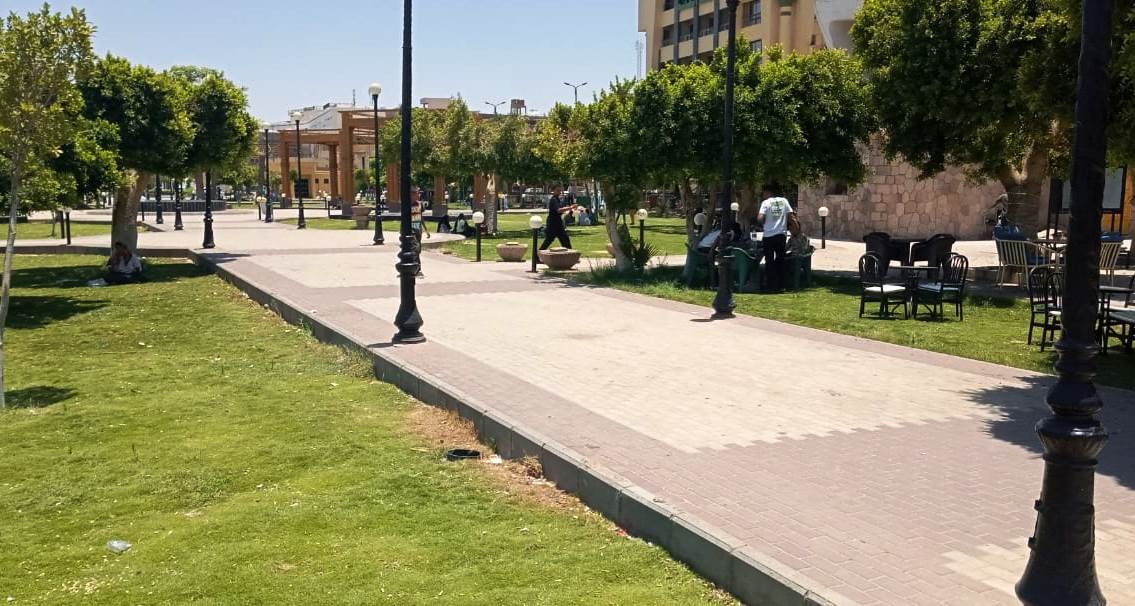 سكرتير عام محافظة أسوان تتفقد 8 حدائق ومتنزهات عامة خلال العيد (4)