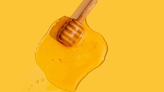 مقشر الشفاه بالعسل