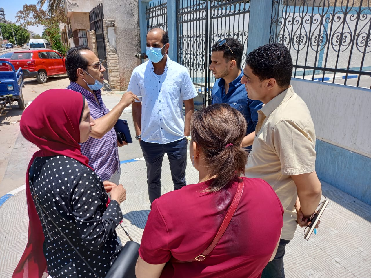 الدكتور أحمد البرعى مدير فرع الهيئة العامة للرعاية الصحية بالإسماعيلية يتفقد عمل الأطباء بالمستشفيات (5)